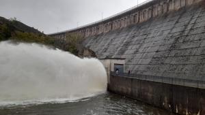 Lafuente explica la gestión de Cuerda del Pozo y destaca una reducción de más del 50% en el pico de crecida